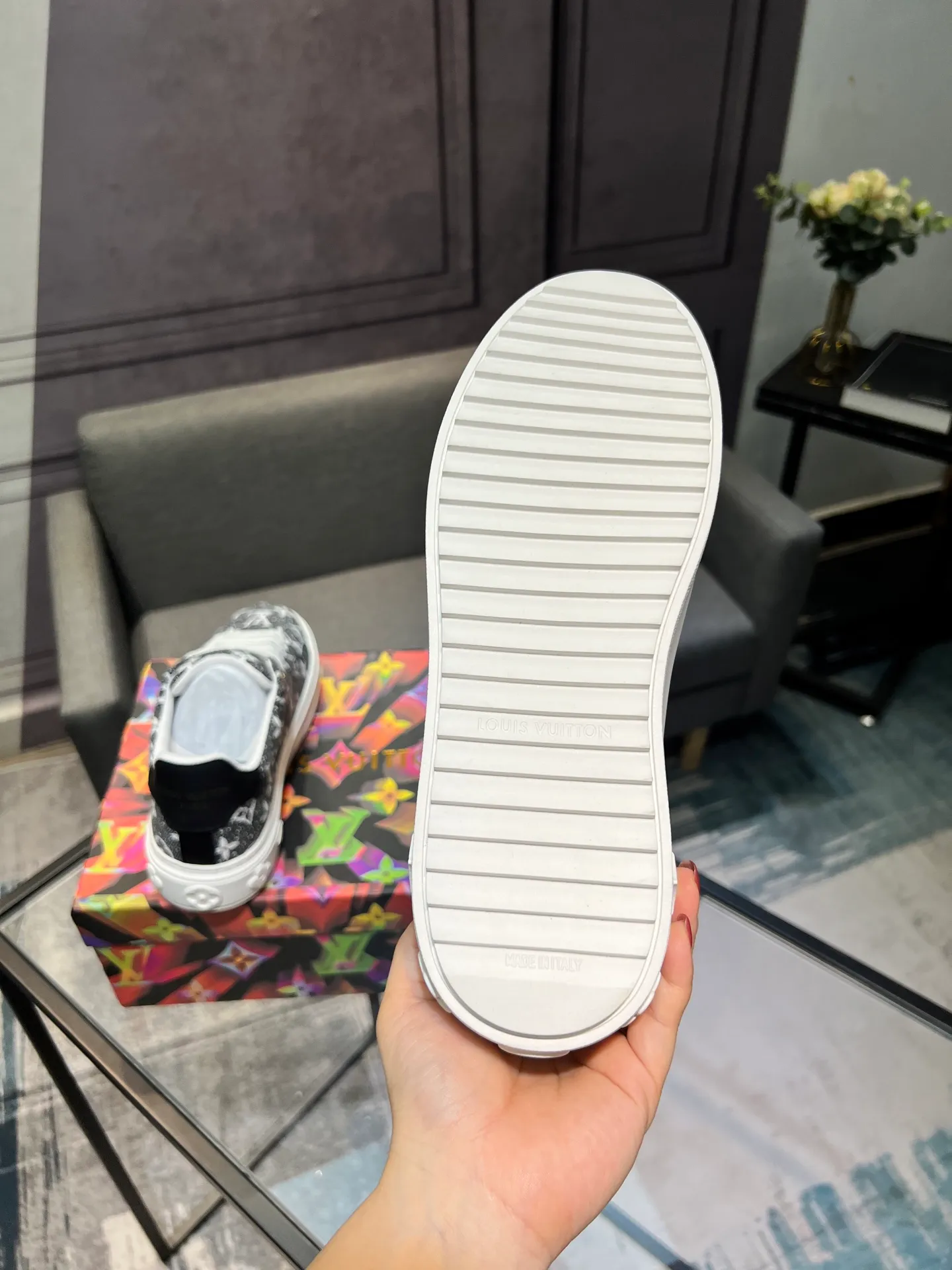 Men's Men's Shoes 💰540 LV Louis Vuitton. The latest fashionable casual shoes are popular in physical stores. The new spring and summer comfortable imported custom patent leather plus cowhide, cowhide mesh, and unique jacquard fabric element design. With sheepskin lining, Lv original base, [sun][sun] high-end packaging and high quality💪Details determine quality, welcome to compare🇮🇹Code number 38-44, 45 can be customized